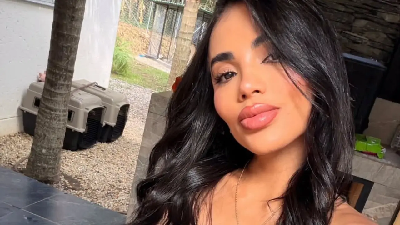 Karina García se refugia lejos tras las confesiones de Kris R: “Pasan cositas”