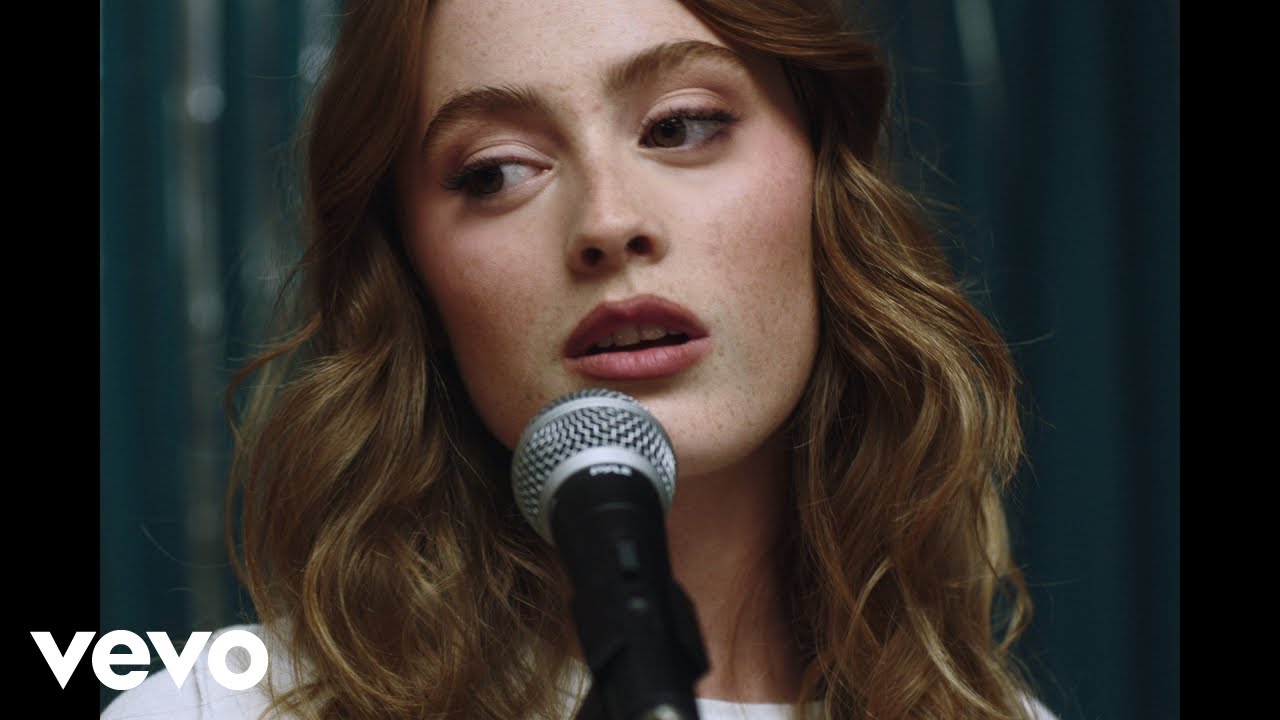 Olivia Bay conquista el pop con 'Admítelo', su nuevo adelanto musical